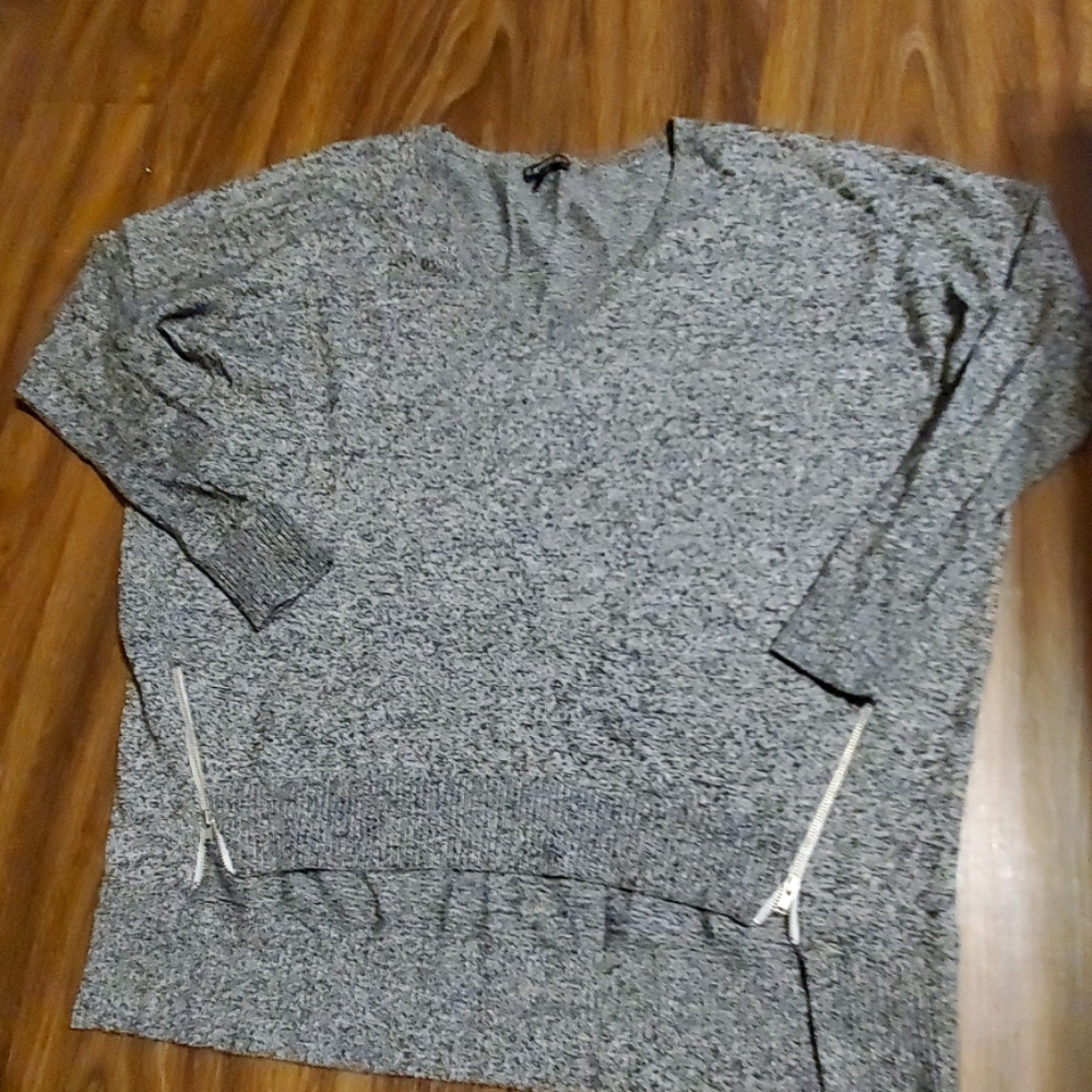 Express Oversize V-Neck sweater small
